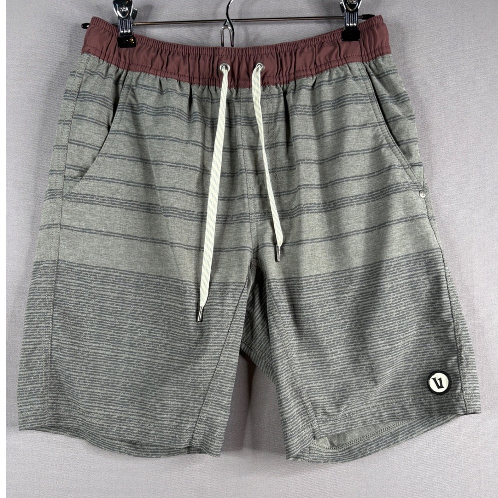 Vuori Kore Shorts Mens SMALL Grey Burgundy Striped Lined Athletic V302 8.5"